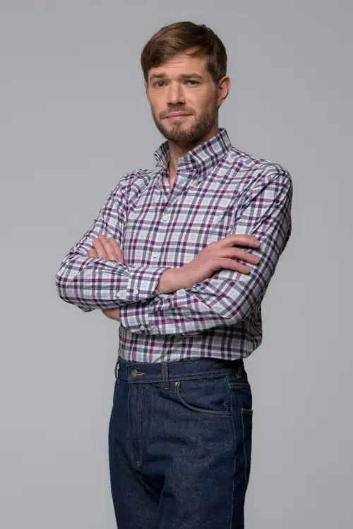 Koszula button down, w fioletową kratę, bawełniana - na modelu