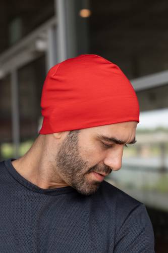 Czapka sportowa Expedition Extra Warm z wełny merino, czerwona, 283 gr - na modelu z bliska