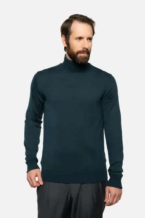 Golf z wełny merino, zielony - cała sylwetka