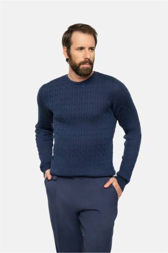 Sweter warkoczowy z wełny merino, granatowy - widok z przodu