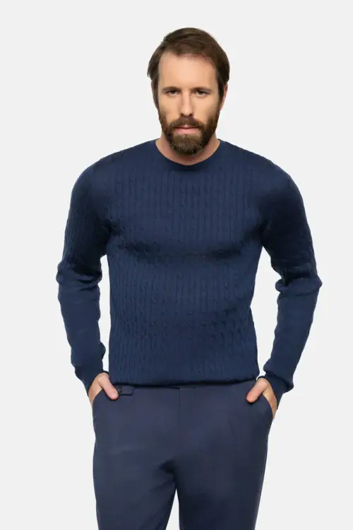 Sweter warkoczowy z wełny merino, granatowy - zdjęcie 4