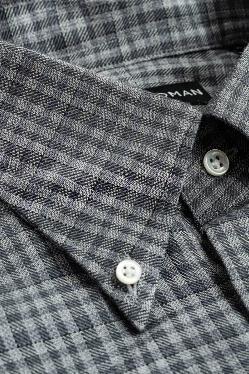 Szara koszula button down w kratkę Vichy, bawełniano-kaszmirowa - zbliżenie tkaniny