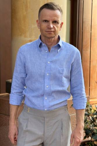 Błękitna koszula button down, lniana