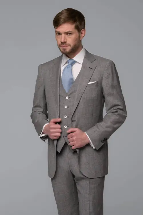 Garnitur w kratkę Prince of Wales, szary, wełniany - na modelu