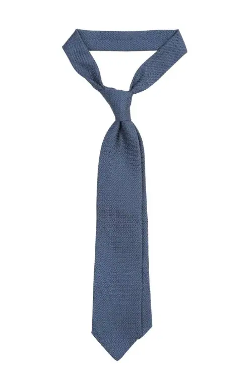 Krawat z grenadyny garza grossa, petrol blue - na białym tle