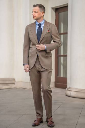 Garnitur Solaro Scabal, beżowy, wełniany - na modelu