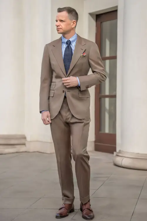 Garnitur Solaro Scabal, beżowy, wełniany - na modelu