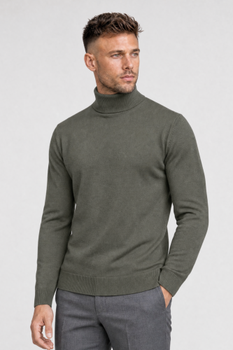 Golf męski khaki ZackRoman widok z boku -dopasowany krój slim fit, wysoki kołnierz i ściągacz przy rękawie