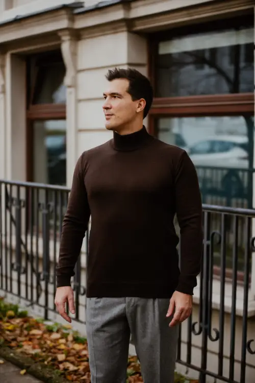 Brązowy golf z wełny merino cashwool Zack Roman