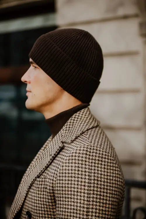 Męski golf merino cashwool brązowy stylizacja z czapką Zack Roman
