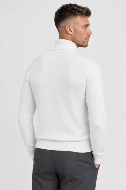 Biały golf z wełny merino cashwool