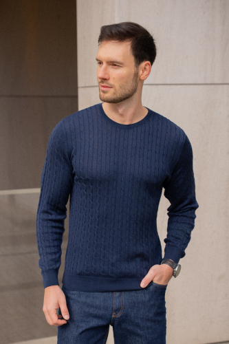 Sweter warkoczowy Cashwool Zegna Baruffa, granatowy - na modelu, do jeansów