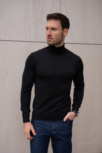 Czarny golf z wełny merino cashwool