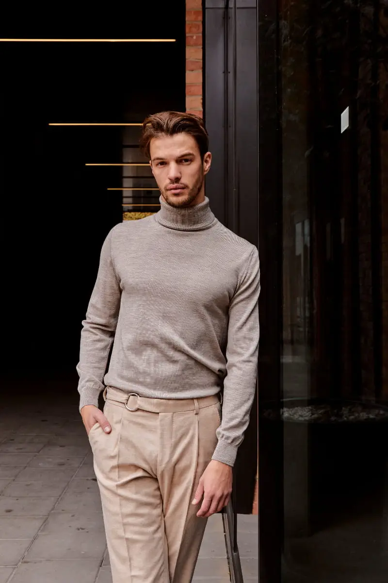 Beżowy golf z wełny merino – Zack Roman