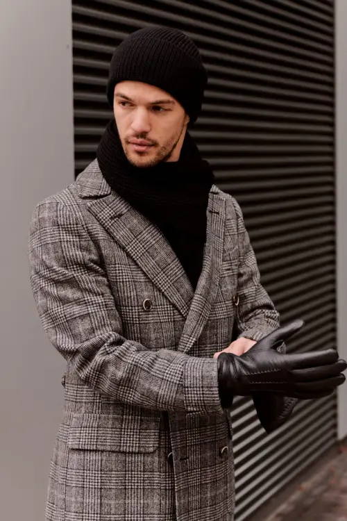 Czapka z wełny merino, czarna - zdjęcie 8