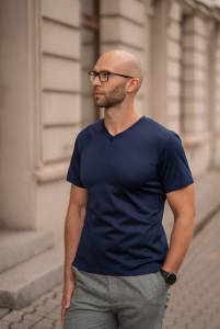 Granatowy T-shirt V-neck - Zack Roman