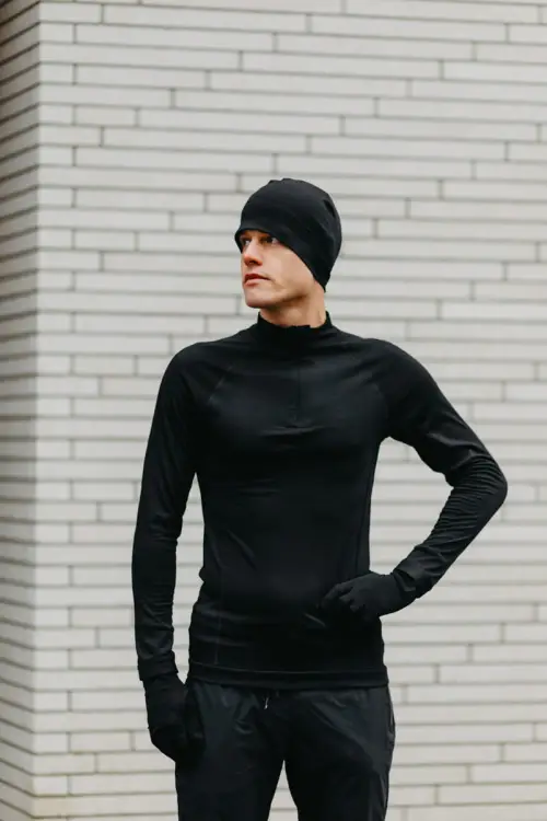 Longsleeve sportowy z wełny merino, czarny, 195 - w plenerze