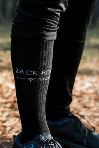 Skarpety sportowe Extra Warm z wełny merino, czarne - na nogach
