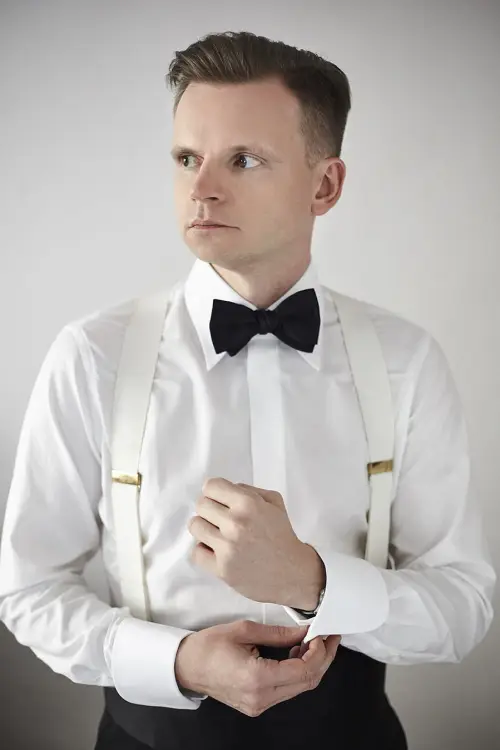 Szelki z mory, białe - stylizacja ze smokingiem