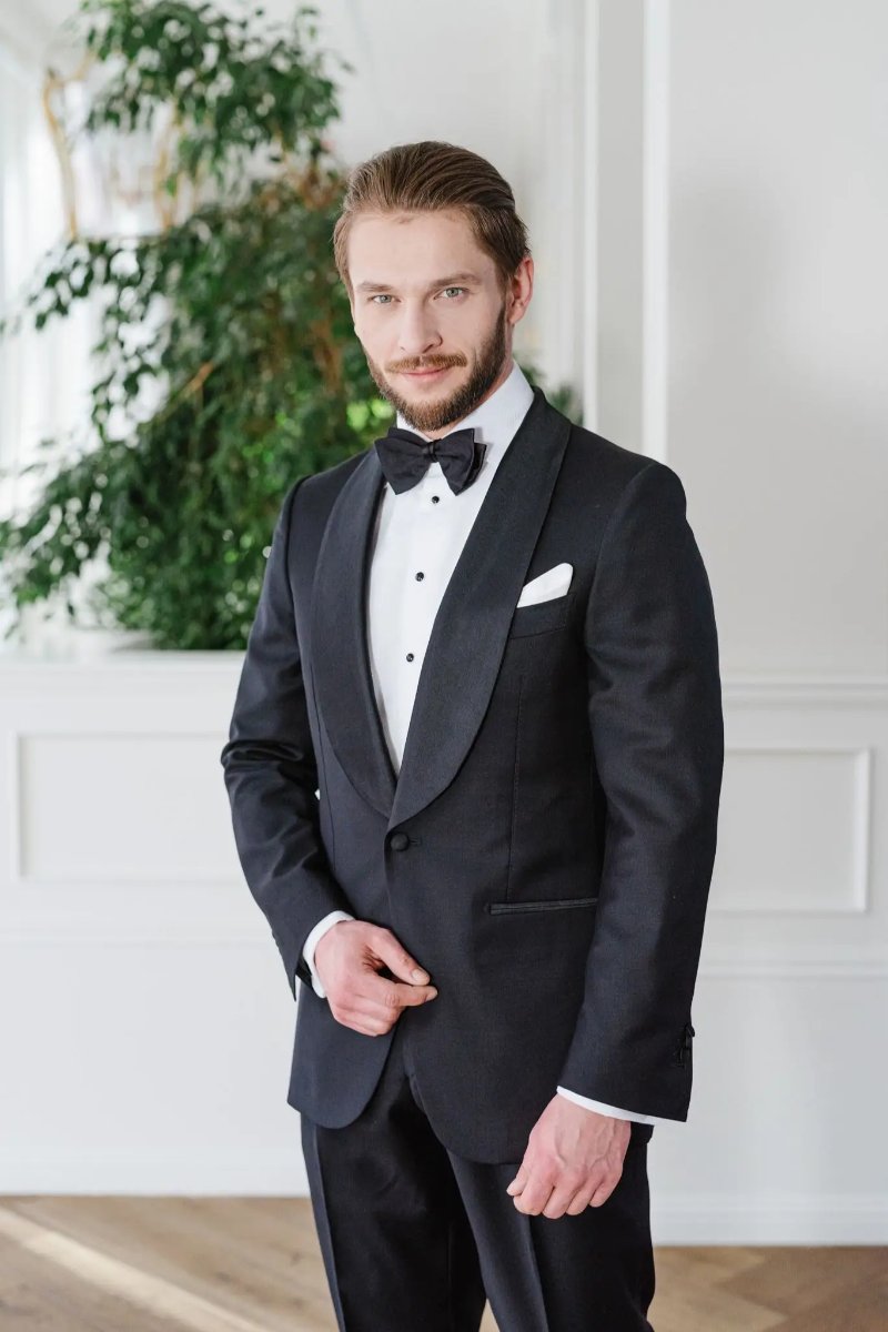 Co założyć na Sylwestra i bal karnawałowy? Dress code od smart casual do black tie